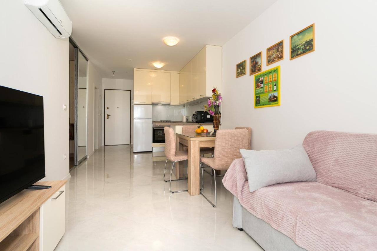 Modern Apartments Sirobuja Split Bagian luar foto