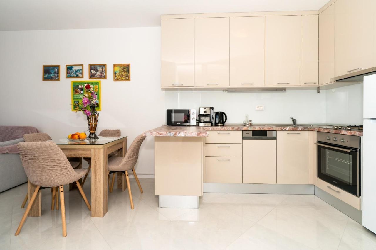 Modern Apartments Sirobuja Split Bagian luar foto