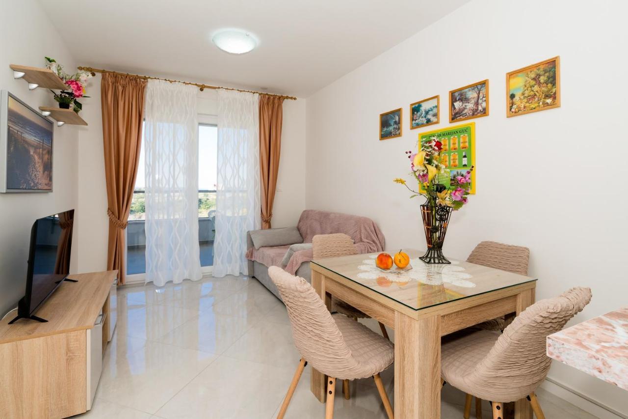Modern Apartments Sirobuja Split Bagian luar foto