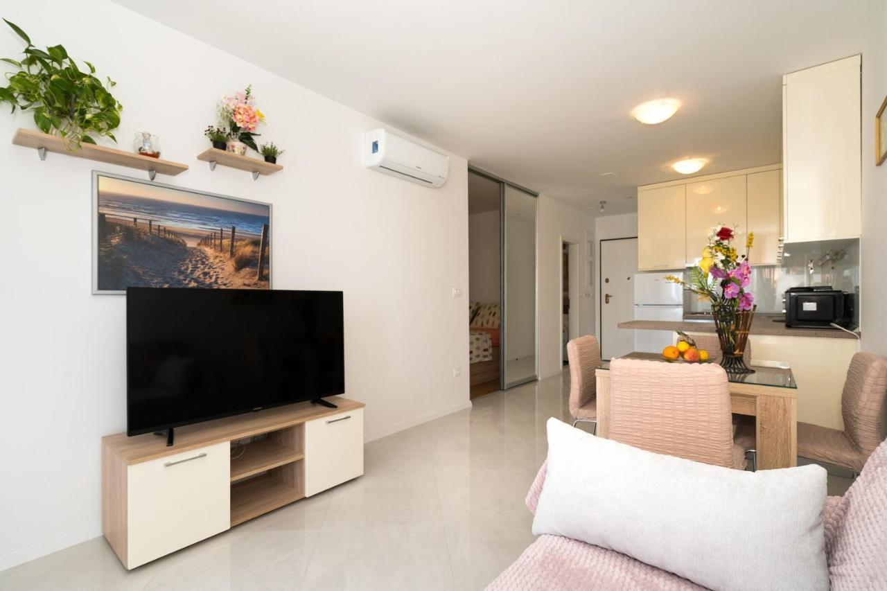 Modern Apartments Sirobuja Split Bagian luar foto
